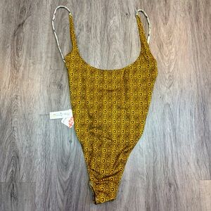 Heavy Manners ‘Can’t Take My Eyes Off You’ suit large